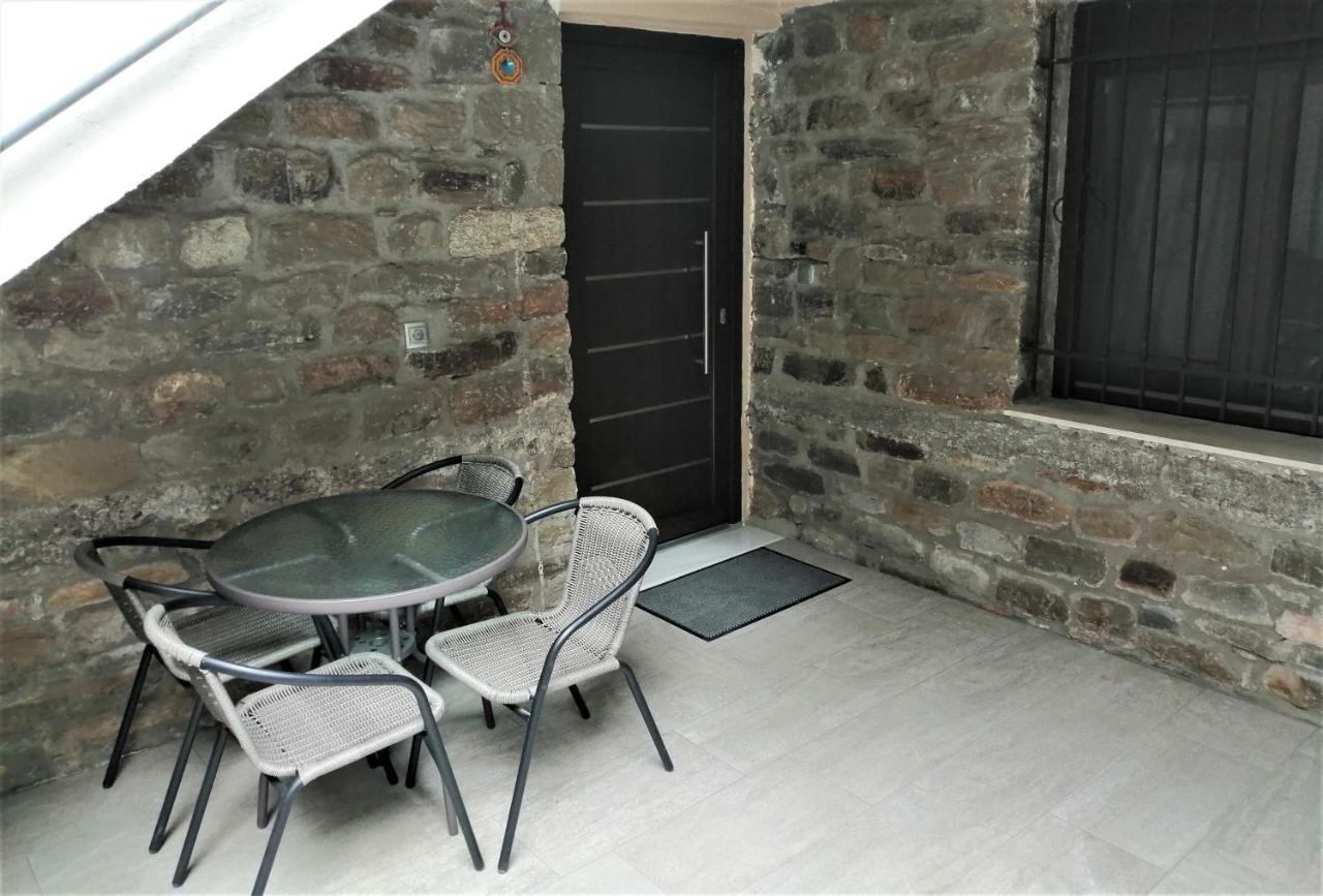 Modern Residence In The Center Of Trikala Екстериор снимка